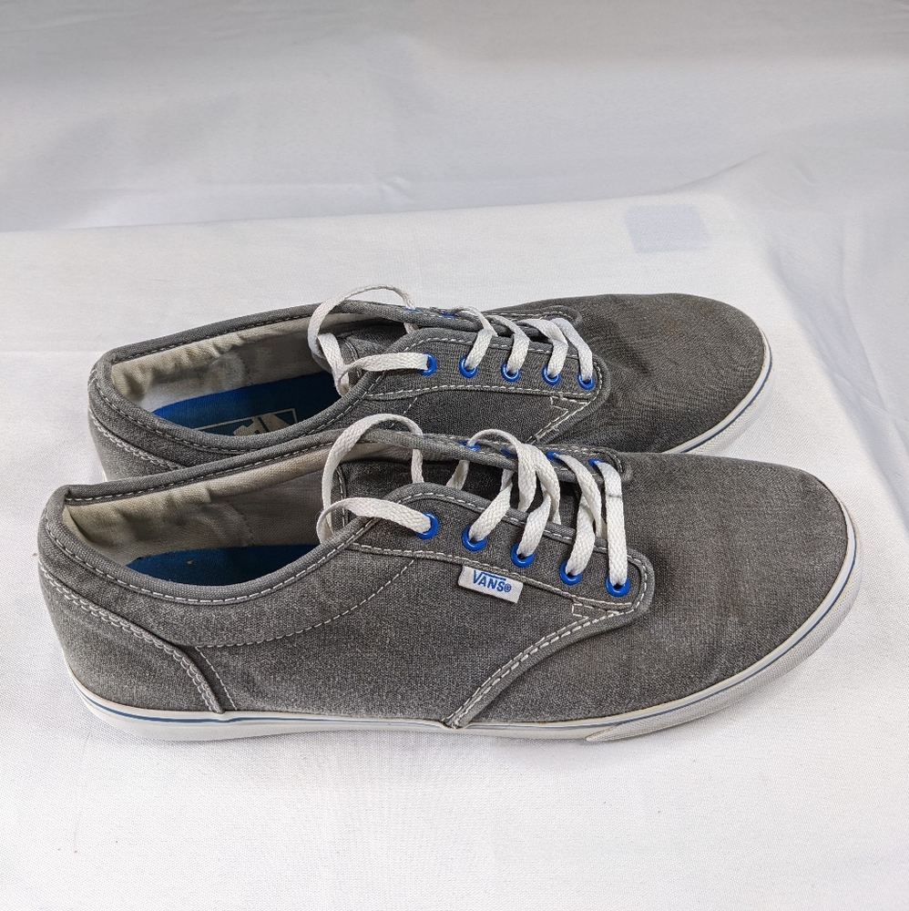 Women's Vans Shoes Size 10 Color Gray with blue details